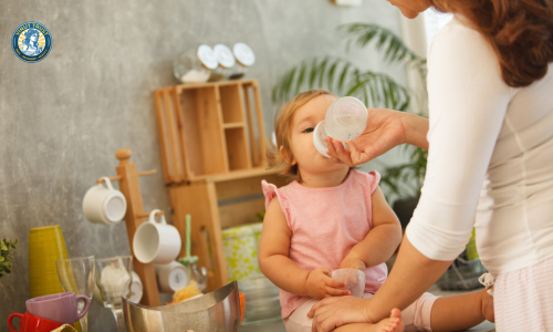 Vinut Trust_Những Rủi Ro Khi Cho Bé Uống Sữa Tươi Sớm